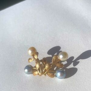 Vintage 14k Gold and Pearl Screw or clip on Earrings for un pierced Ears